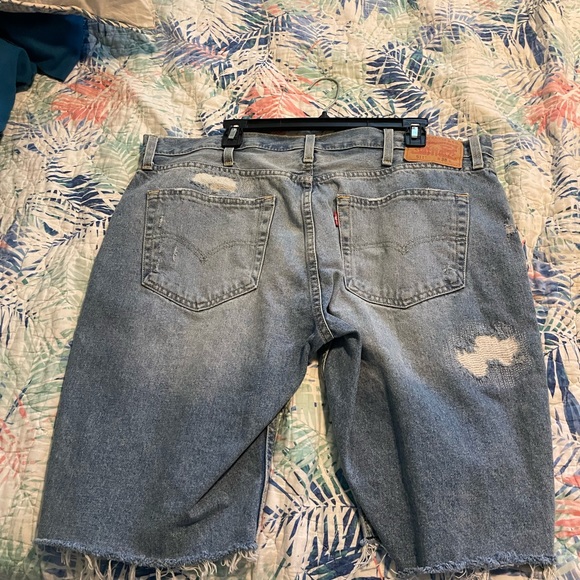 Levi’s mens jean shorts size 38 - Picture 2 of 2